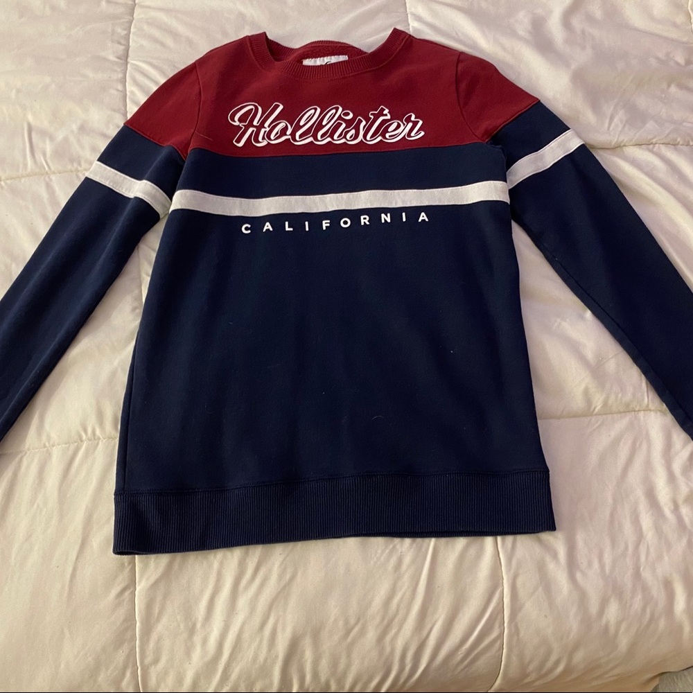 Hollister crew neck/3 for $50